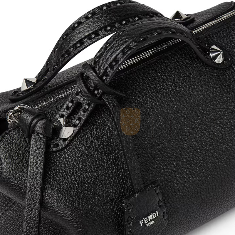 F**di by the way selleria medium 8bl155asu2f0gxn (29*17*13cm)